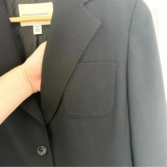 Banana Republic Women’s Classic Black Blazer - Picture 4 of 11